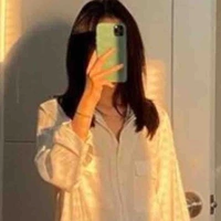 Bà Nguyễn(mẹ phong)