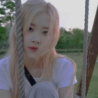 Chaeyoung (Nàng dạng người)