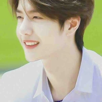 Vương Nhất Bác ( Vương Tổng )