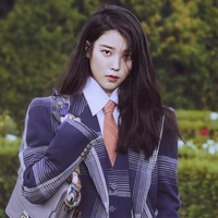 Lee Ji Eun (IU) [chị]