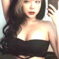 Nguyễn Hồng Ánh (chị 2 của Linh)