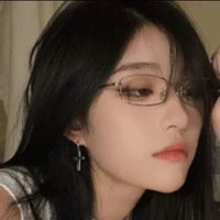 Vương Dịch ( Cô )