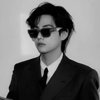 Kim Taehyung ( V/Anh hai Em,Chị )