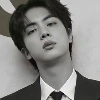Kim SeokJin  ( Umma Chị/Em/V )