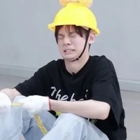 Đang ăn cơm chung với JiHang 🥜🥟^^