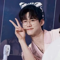 Chân em dài đến nách lão thất 😼