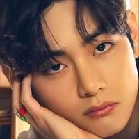 Kim Taehyung (V)