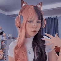 sim ( em gái sam )
