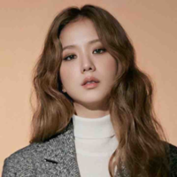 Kim Jisoo (cô)