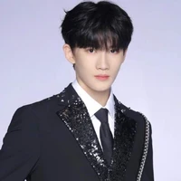 Dư Vũ Hàm ( vệ sĩ 7 )