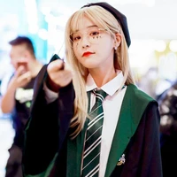Vương Hiểu Giai"chị cô "