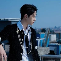 Vương Nhất Bác (NB)