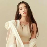 Lee Ji-eun [ Chị họ cô ]