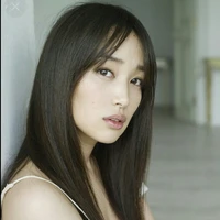 Shiraishi Mari ( em gái Mako)