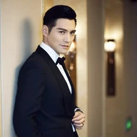 Vương Vĩ Kỳ (Ba của Vương Nhất Bác)