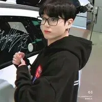 Jeon Jungkook.. Cô