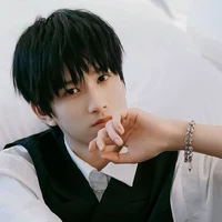 Ngao Tử Dật_🌻