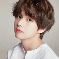 V [cậu]