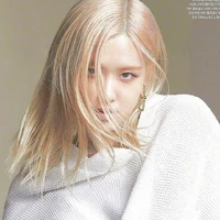 Park Chaeyoung ( cô )