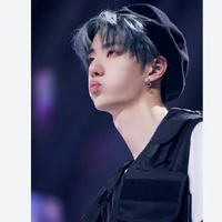 Vương Nhất Bác ( công9-Alpha)