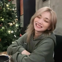 Khánh Chi_Mèo