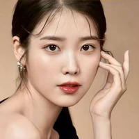 IU-Ba cô