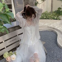 Huỳnh Vi ( mẹ anh )