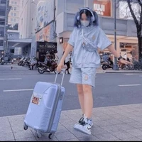 Cô chủ nhiệm "Mèo simmy"