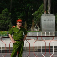 chú cảnh cảnh sát cute