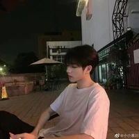 Hoàng Thiên Nam(quản lý+ bạn thân anh)