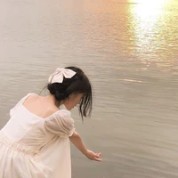 Qwe Yiu Nie-bff nữ9