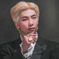 Kim Namjoon- hắn