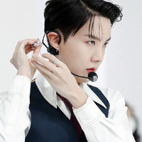 Jung Hoseok - bác sĩ, bạn thân hắn