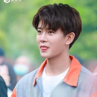 Trở Lí tác giả