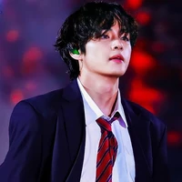 Kim Taehyung - Hắn