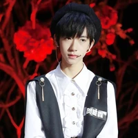 Hạ Tuấn Lâm  { anh }