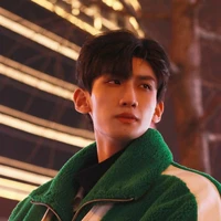 trần tứ húc " hắn "