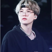Min Suga (bố cô)
