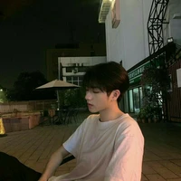 Tư Phong- trợ lí-bạn thân na9