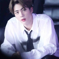 Seokjin -ba nhỏ Lisa và Jisoo