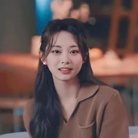 Choi Tzuyu(bạn thân cô)
