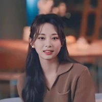 Choi Tzuyu(bạn thân cô)