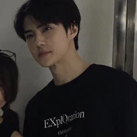 Oh Sehun (anh họ cô)