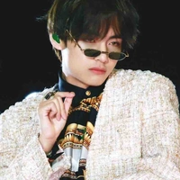 Kim TaeHyung ( Hắn )