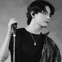 Kim Taehyung - Hắn -