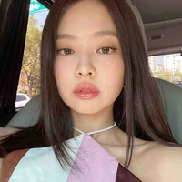 Jennie em