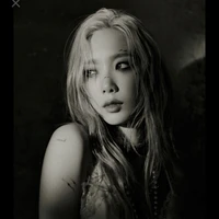 Teayeon ( chị Của Lisa )