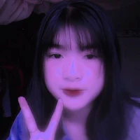 Vy ( hong bt đầy đủ tên nên để z hoi)