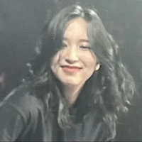 Mina [chị hai cô]