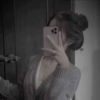 Nhi Thư(chị ba cô)